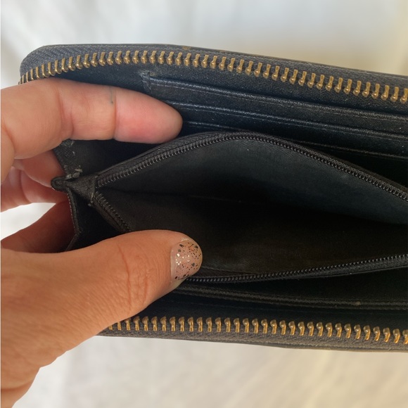 Fossil Leather Wallet 🗝️ - Picture 8 of 8